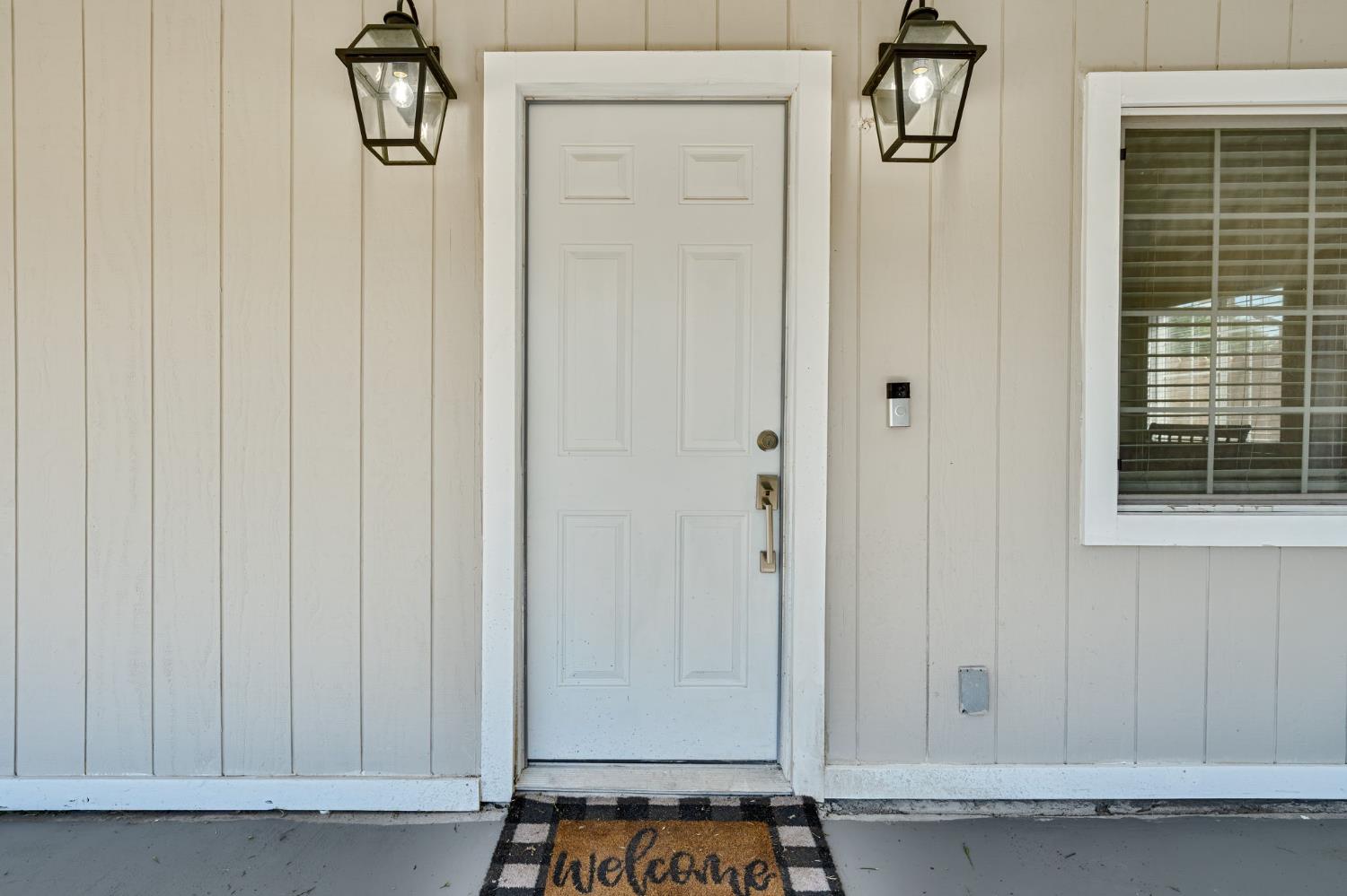 Detail Gallery Image 3 of 18 For 411 Potomac Ave, Sacramento,  CA 95833 - 3 Beds | 2 Baths