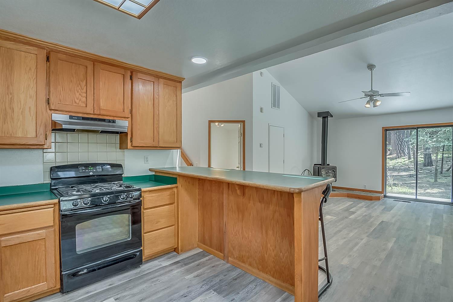 Detail Gallery Image 4 of 45 For 16815 Alpine Dr, Pioneer,  CA 95666 - 2 Beds | 2 Baths