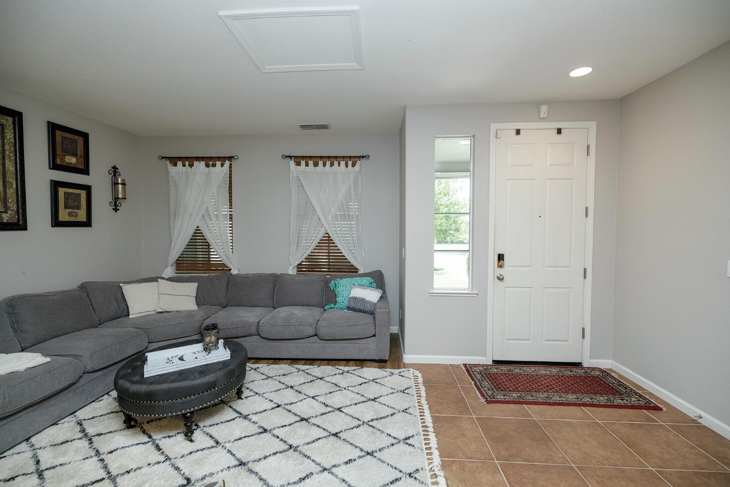 Detail Gallery Image 8 of 67 For 4157 Enclave Dr, Turlock,  CA 95382 - 4 Beds | 3 Baths