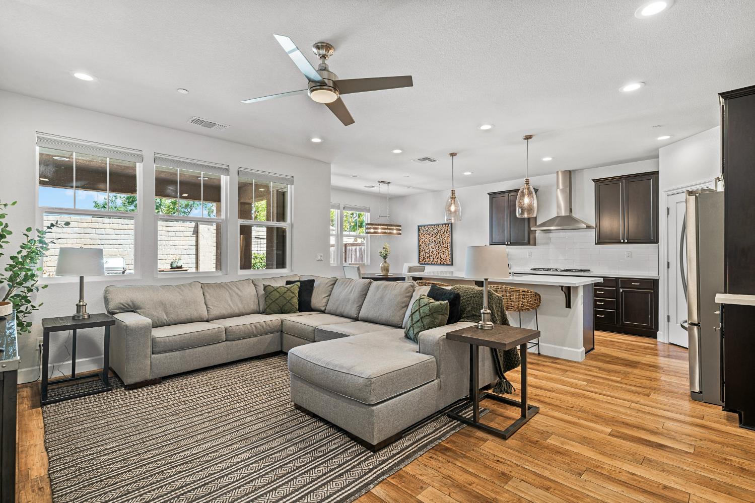 Detail Gallery Image 26 of 50 For 417 Chagall Ln, Stockton,  CA 95209 - 3 Beds | 2/1 Baths
