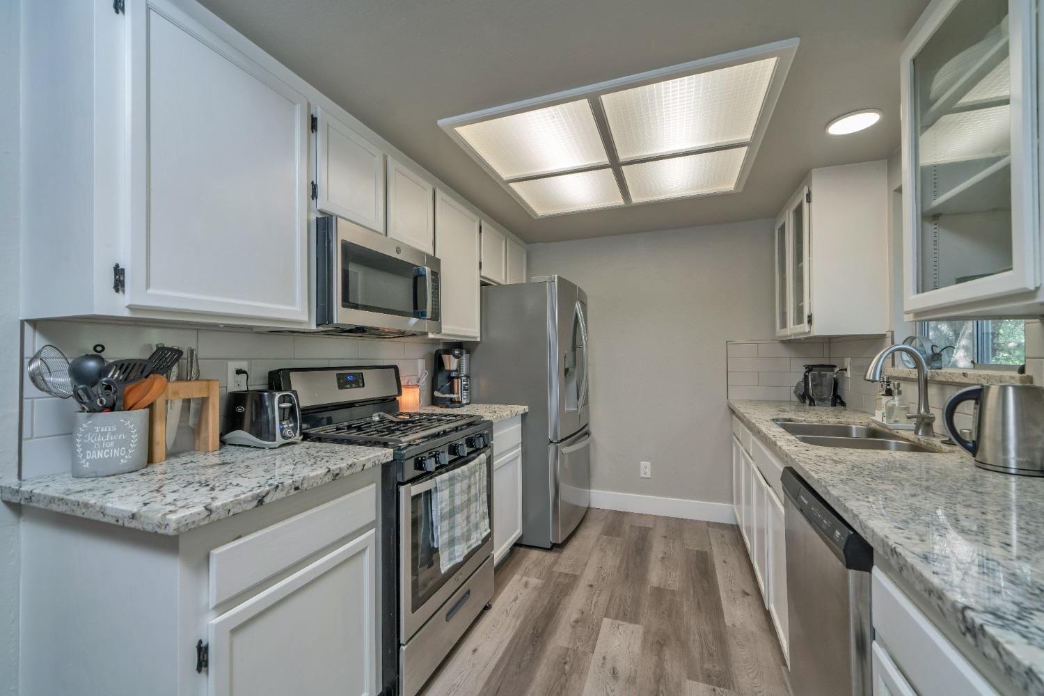Detail Gallery Image 25 of 34 For 5781 Sly Park Rd, Pollock Pines,  CA 95726 - 2 Beds | 2 Baths