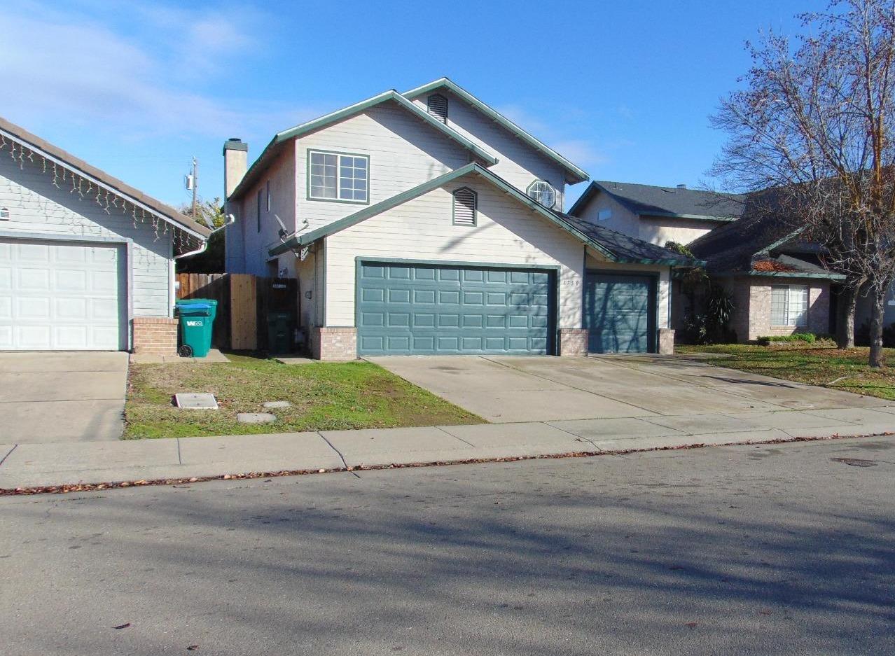 Detail Gallery Image 1 of 33 For 1750 Bonaire Cir, Stockton,  CA 95210 - 5 Beds | 3 Baths