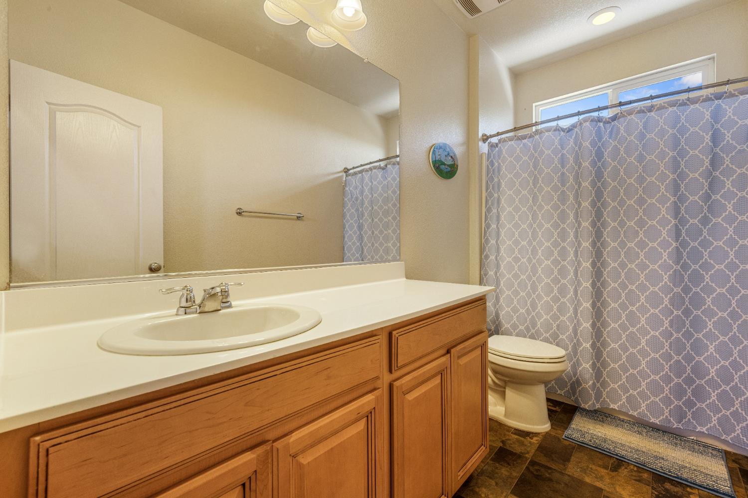 Detail Gallery Image 25 of 41 For 680 Sawtooth Ct, Manteca,  CA 95337 - 4 Beds | 3/1 Baths