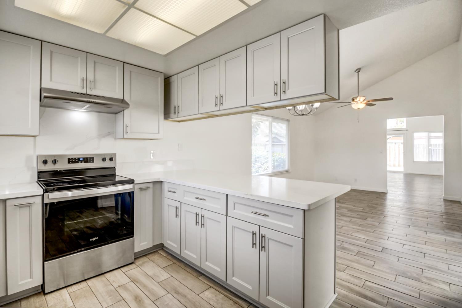 Detail Gallery Image 18 of 48 For 2301 Walnut Grove Way, Rancho Cordova,  CA 95670 - 3 Beds | 2 Baths