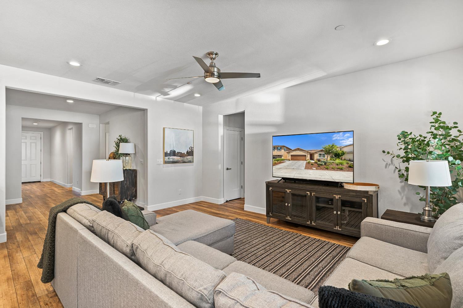 Detail Gallery Image 24 of 50 For 417 Chagall Ln, Stockton,  CA 95209 - 3 Beds | 2/1 Baths