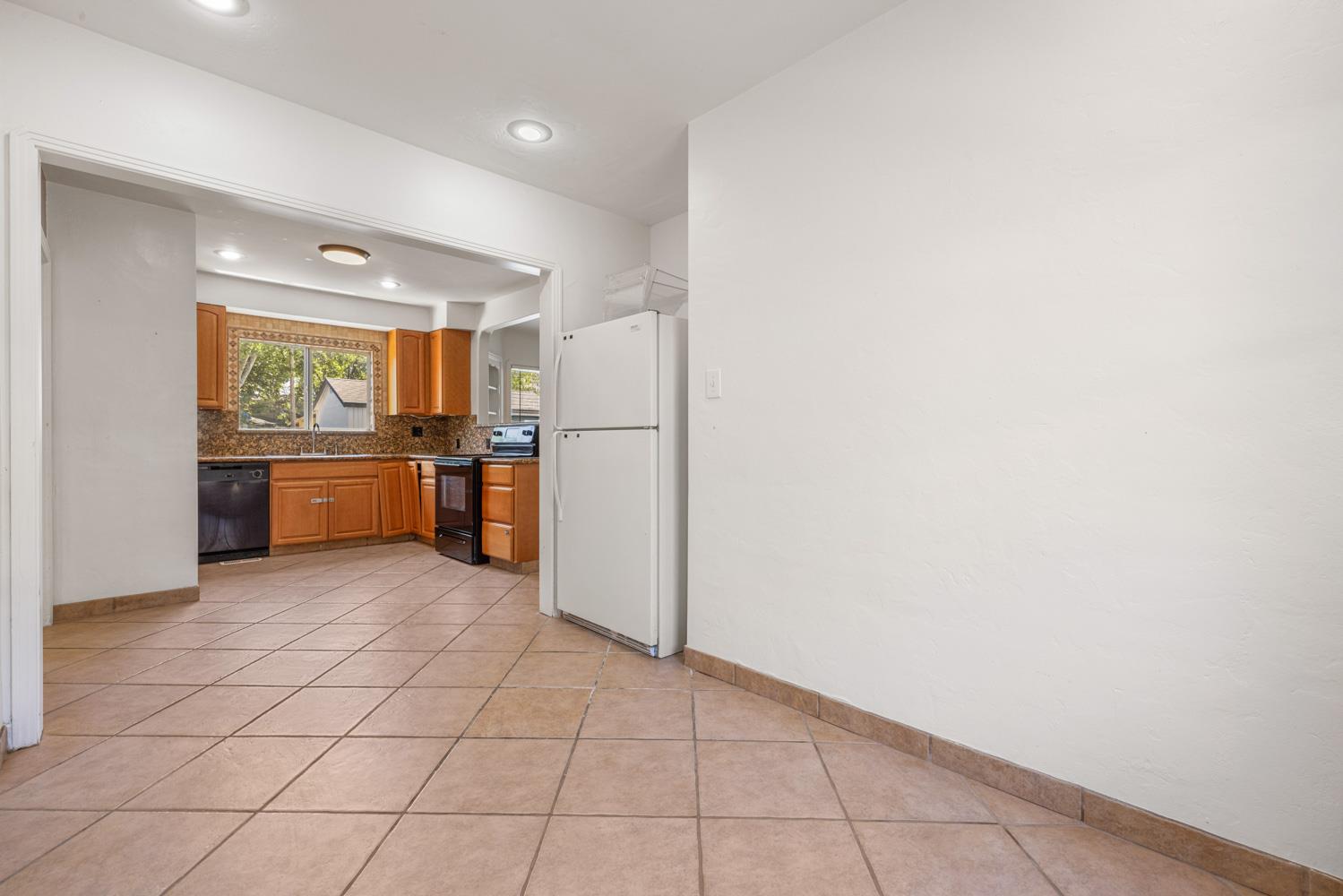 Detail Gallery Image 25 of 42 For 501 N Thor St, Turlock,  CA 95380 - 5 Beds | 2 Baths