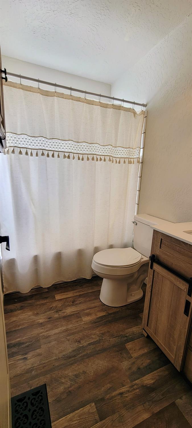 Detail Gallery Image 14 of 28 For 24040 Hitching Post Rd, Sonora,  CA 95370 - 3 Beds | 2 Baths
