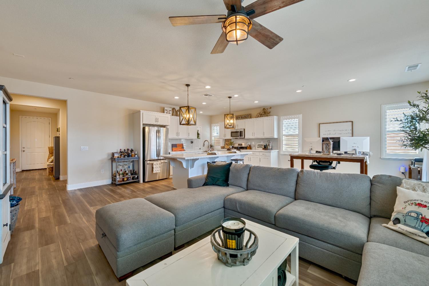Detail Gallery Image 8 of 26 For 743 Beeler St, Stockton,  CA 95204 - 3 Beds | 2 Baths
