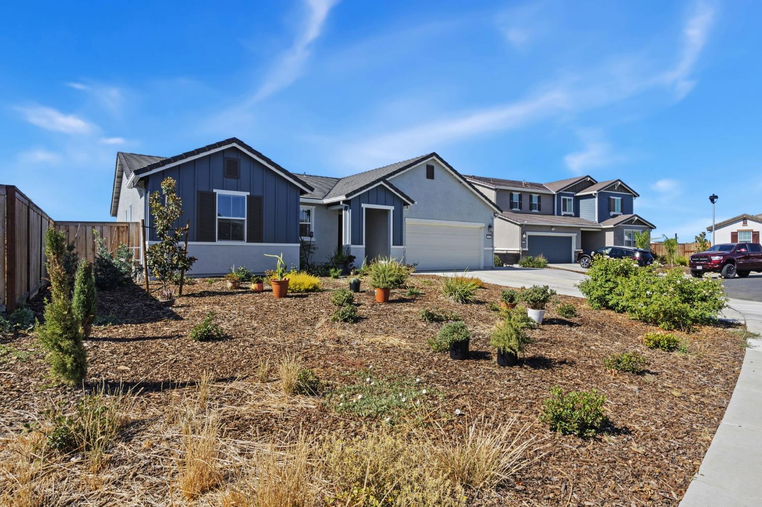 Detail Gallery Image 2 of 26 For 1822 Chelsea Ct, Plumas Lake,  CA 95961 - 3 Beds | 2 Baths