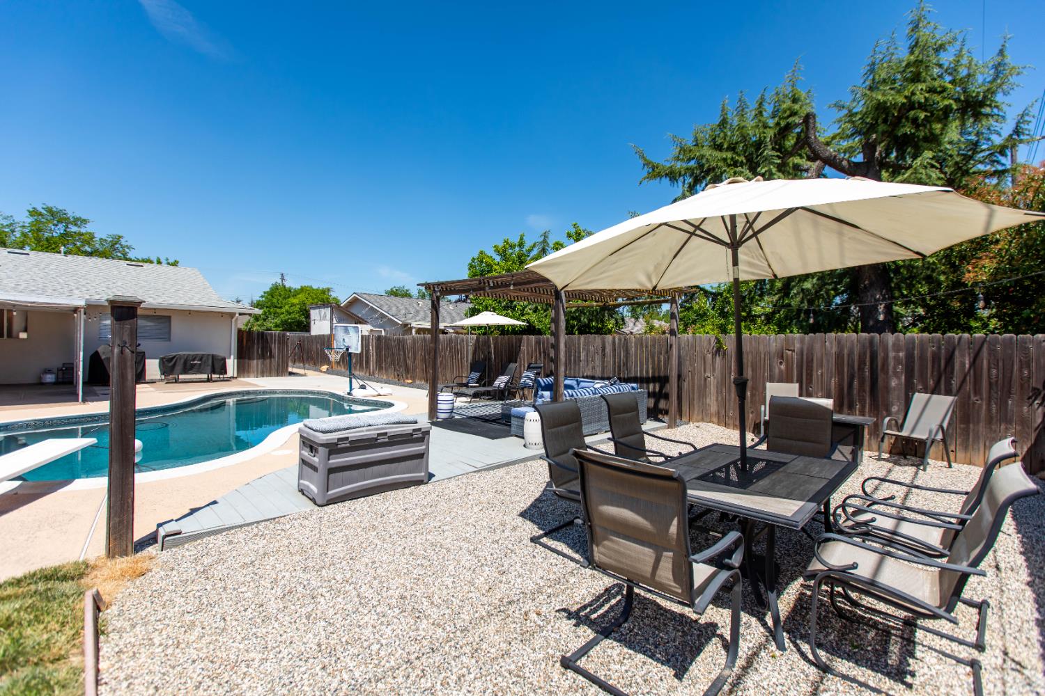 Detail Gallery Image 36 of 44 For 8940 Leatham Ave, Fair Oaks,  CA 95628 - 4 Beds | 2 Baths