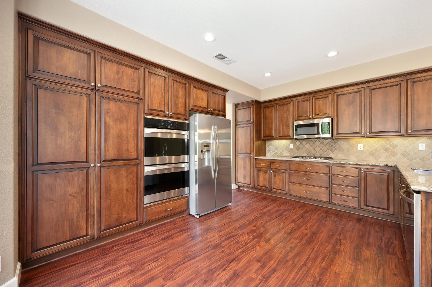 Detail Gallery Image 14 of 52 For 4001 Ironwood Dr, El Dorado Hills,  CA 95762 - 5 Beds | 3 Baths