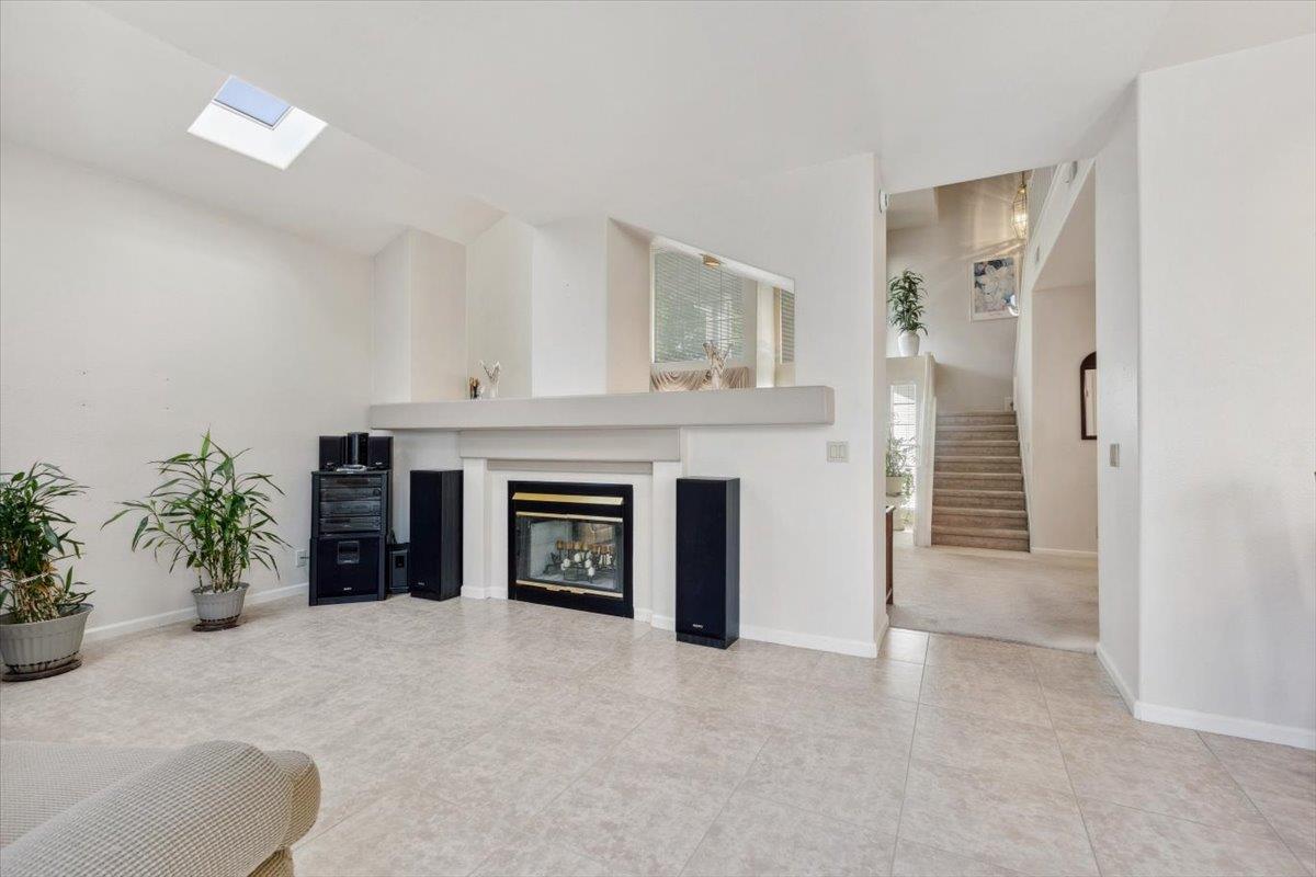 Detail Gallery Image 12 of 31 For 4625 Winter Oak Way, Antelope,  CA 95843 - 4 Beds | 2/1 Baths