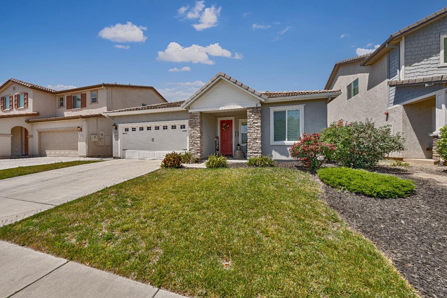Detail Gallery Image 1 of 26 For 743 Beeler St, Stockton,  CA 95204 - 3 Beds | 2 Baths