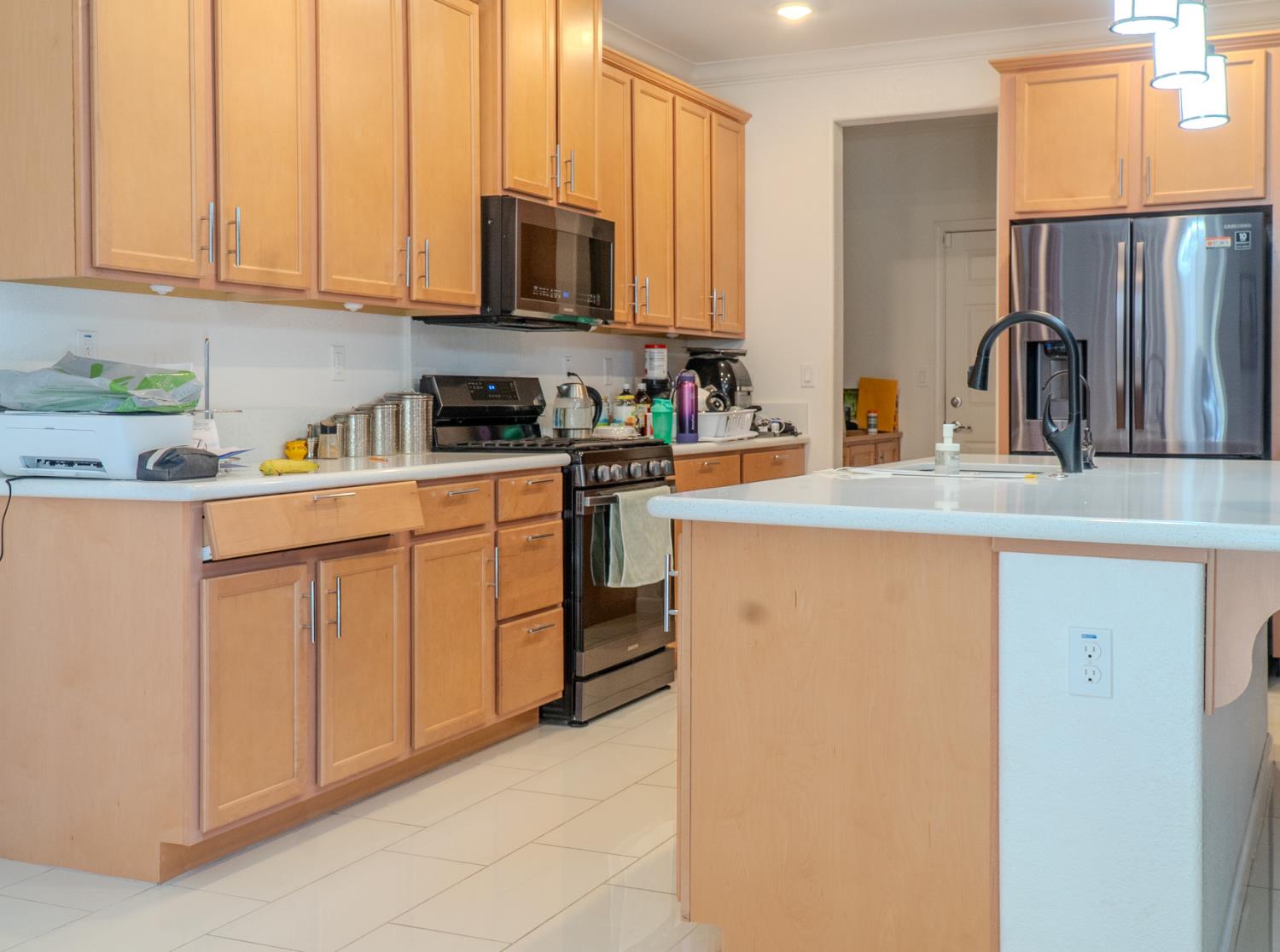Detail Gallery Image 7 of 32 For 8764 Nakota Way, Sacramento,  CA 95828 - 5 Beds | 3 Baths