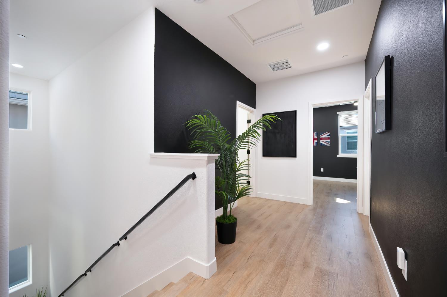 Detail Gallery Image 29 of 53 For 2372 Bastogne, Sacramento,  CA 95818 - 3 Beds | 2/1 Baths