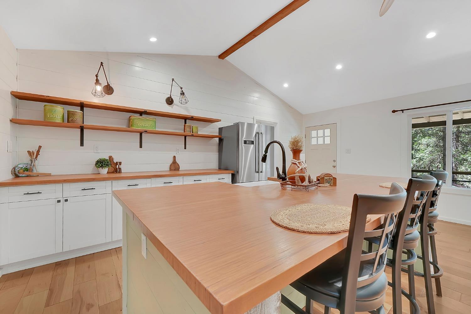 Detail Gallery Image 11 of 43 For 14490 Marilyn Ln, Pioneer,  CA 95666 - 2 Beds | 2 Baths