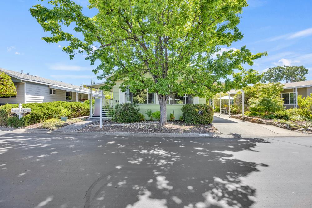 Detail Gallery Image 63 of 75 For 269 Leafwood Way, Folsom,  CA 95630 - 2 Beds | 2 Baths