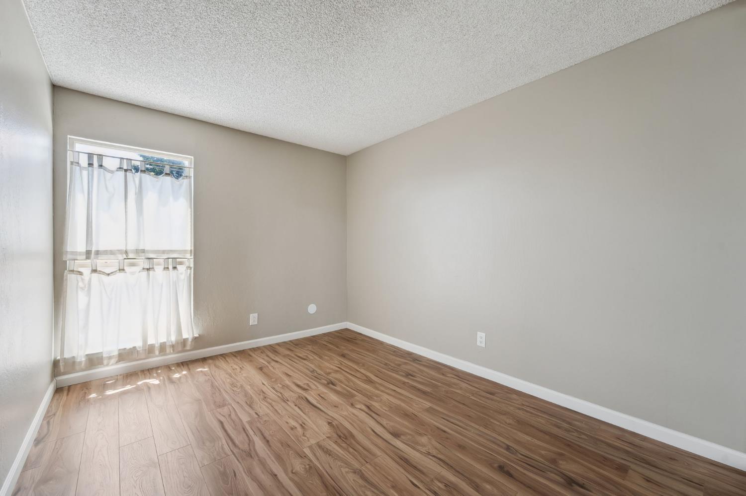 Photo #12: 225060723 Listing: Photo #12