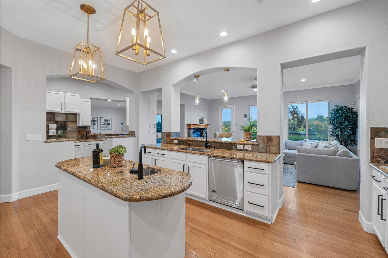 Detail Gallery Image 18 of 62 For 3981 Monteverde Dr, Lincoln,  CA 95648 - 4 Beds | 2/2 Baths