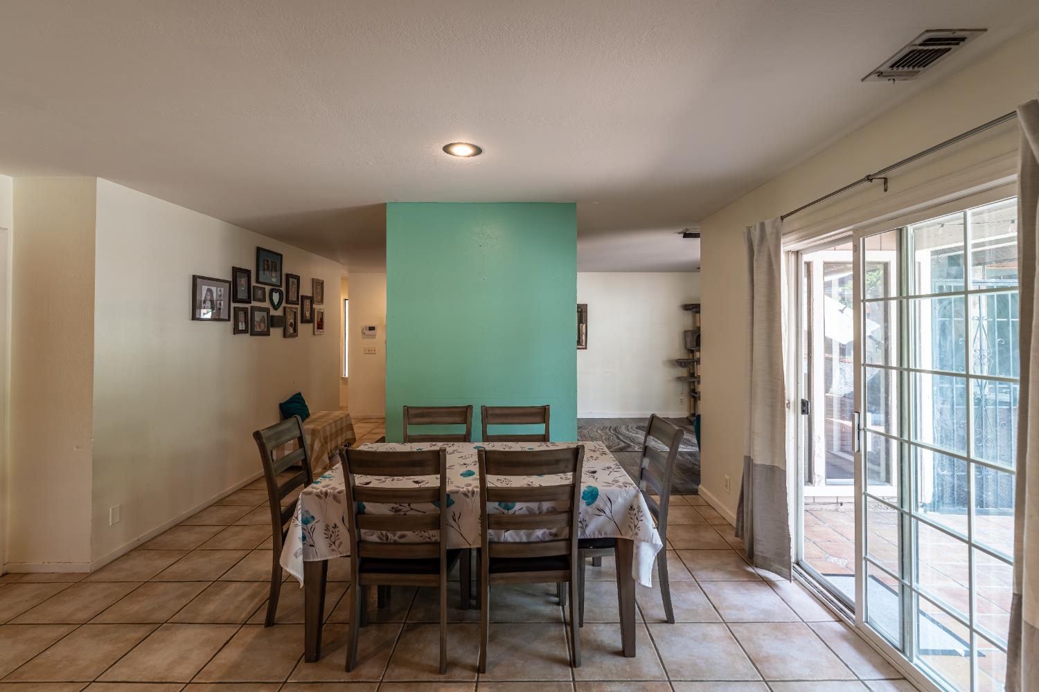 Detail Gallery Image 15 of 42 For 8565 Cloudcroft Way, Orangevale,  CA 95662 - 4 Beds | 2 Baths