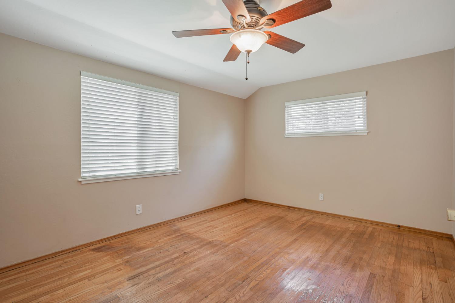 Detail Gallery Image 17 of 42 For 3005 La via Way, Sacramento,  CA 95825 - 4 Beds | 2 Baths