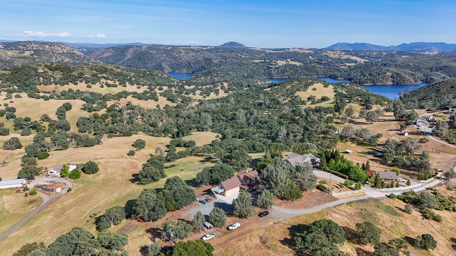 Detail Gallery Image 10 of 79 For 6060 Stony Creek Rd, Jackson,  CA 95642 - 3 Beds | 2/1 Baths