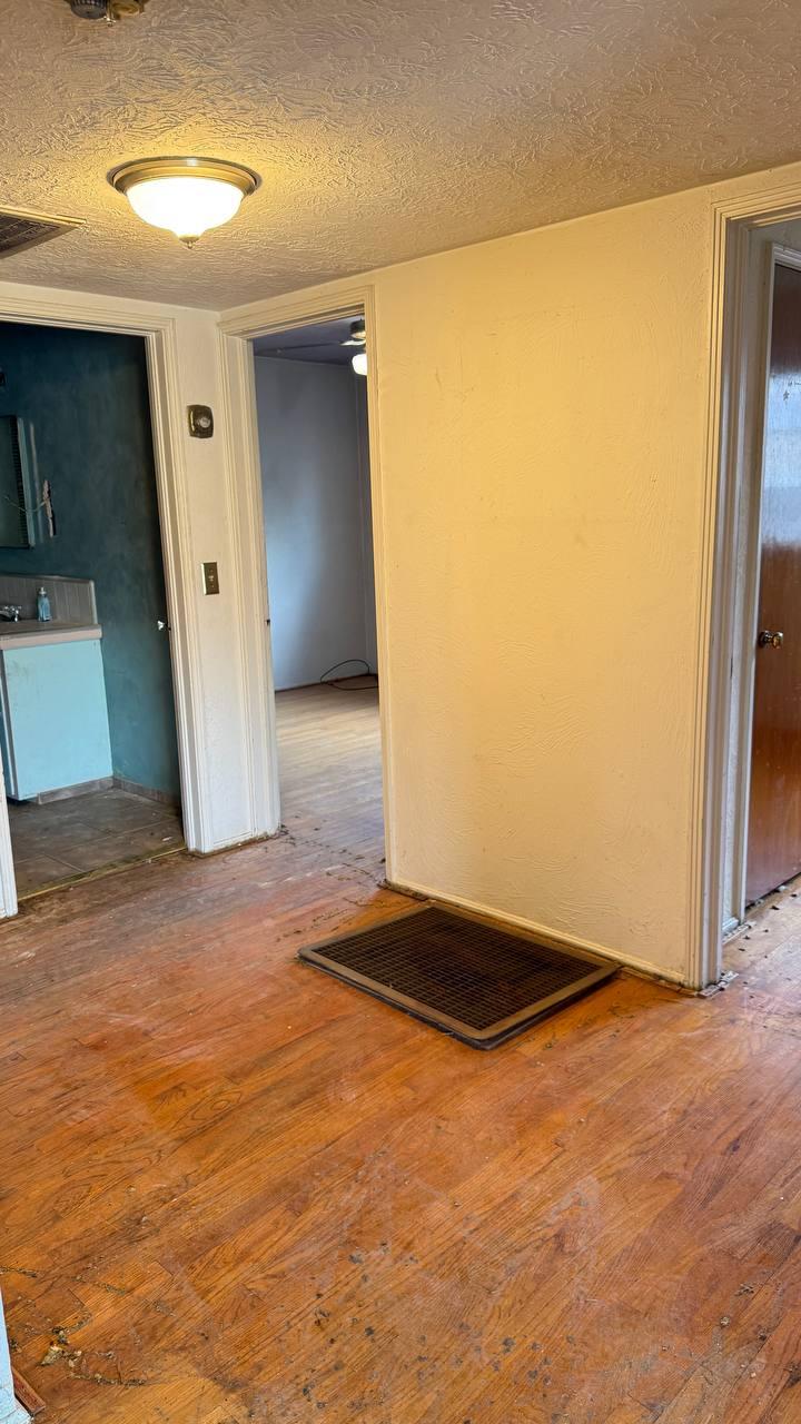 Detail Gallery Image 9 of 20 For 2452 S Holloway Ave, Fresno,  CA 93725 - 3 Beds | 1 Baths
