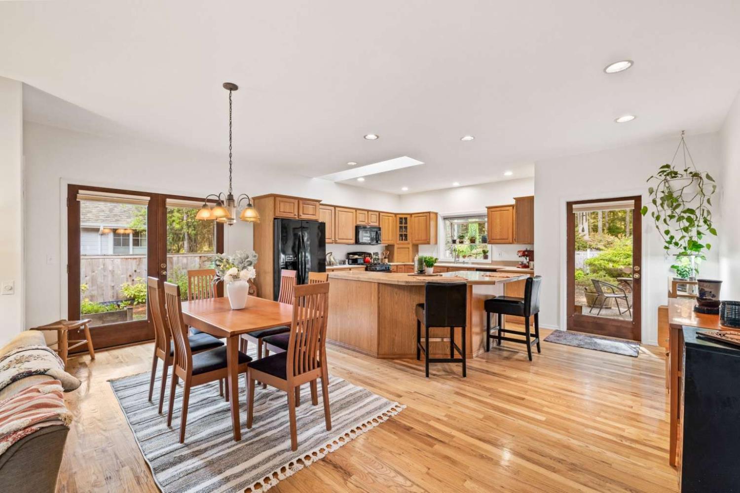 Detail Gallery Image 3 of 6 For Address Is Not Disclosed, Other City,  CA 98335 - 3 Beds | 2 Baths
