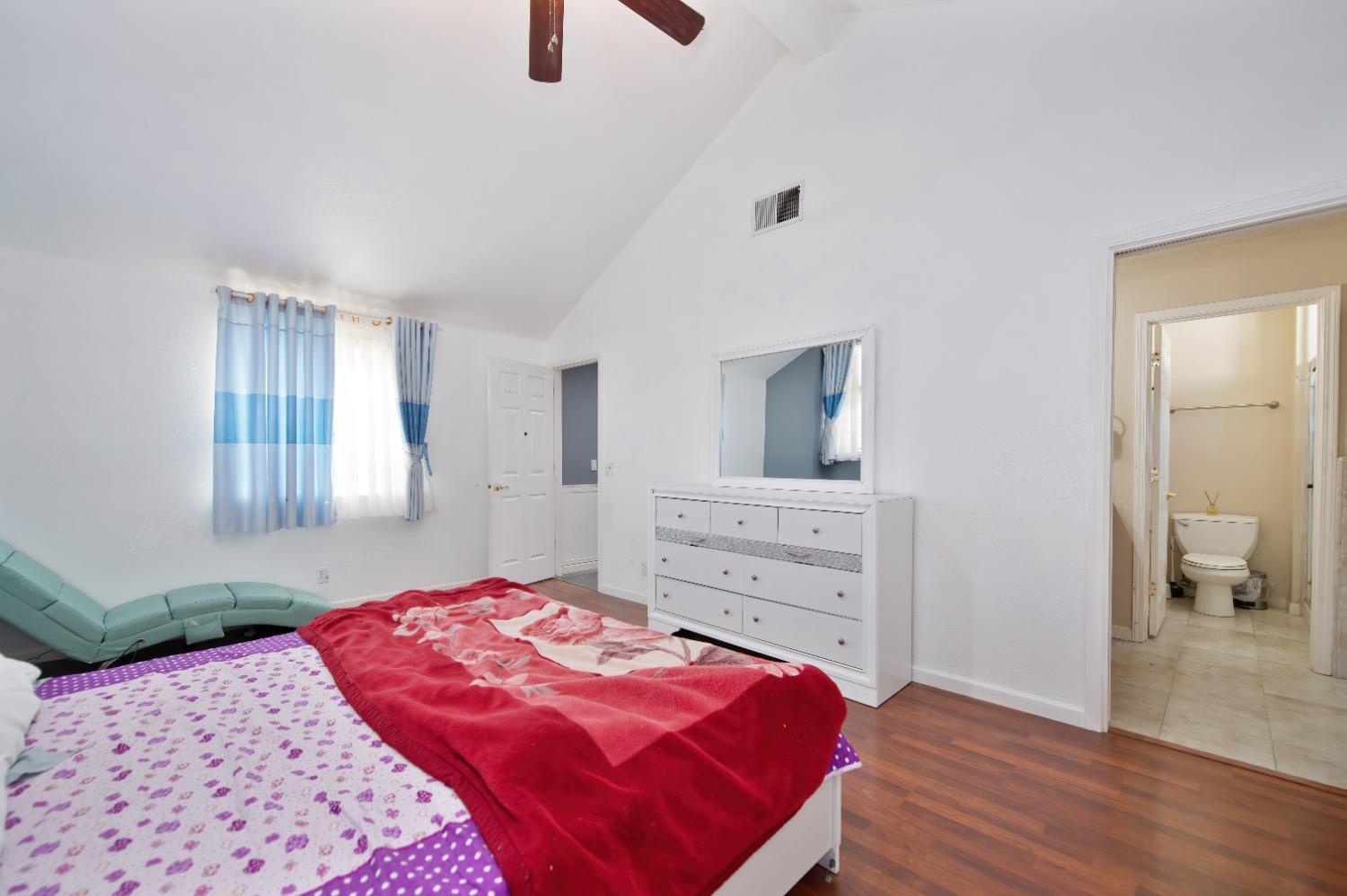 Detail Gallery Image 34 of 42 For 8924 La Margarita Way, Sacramento,  CA 95828 - 4 Beds | 2/1 Baths