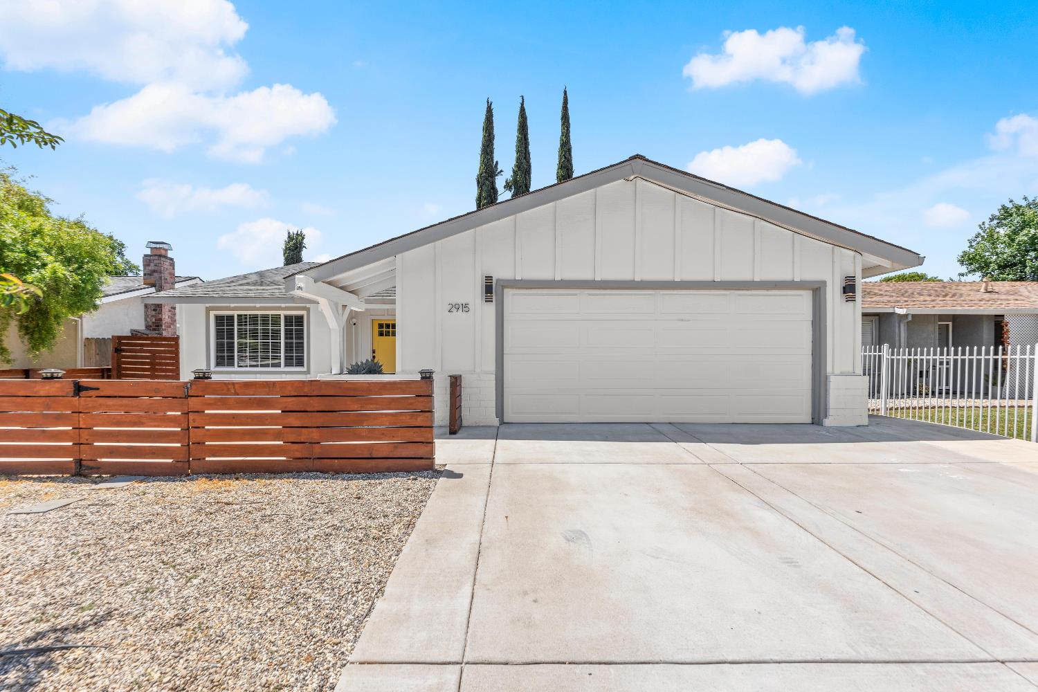 Detail Gallery Image 2 of 66 For 2915 Baronet Way, Sacramento,  CA 95833 - 4 Beds | 2 Baths