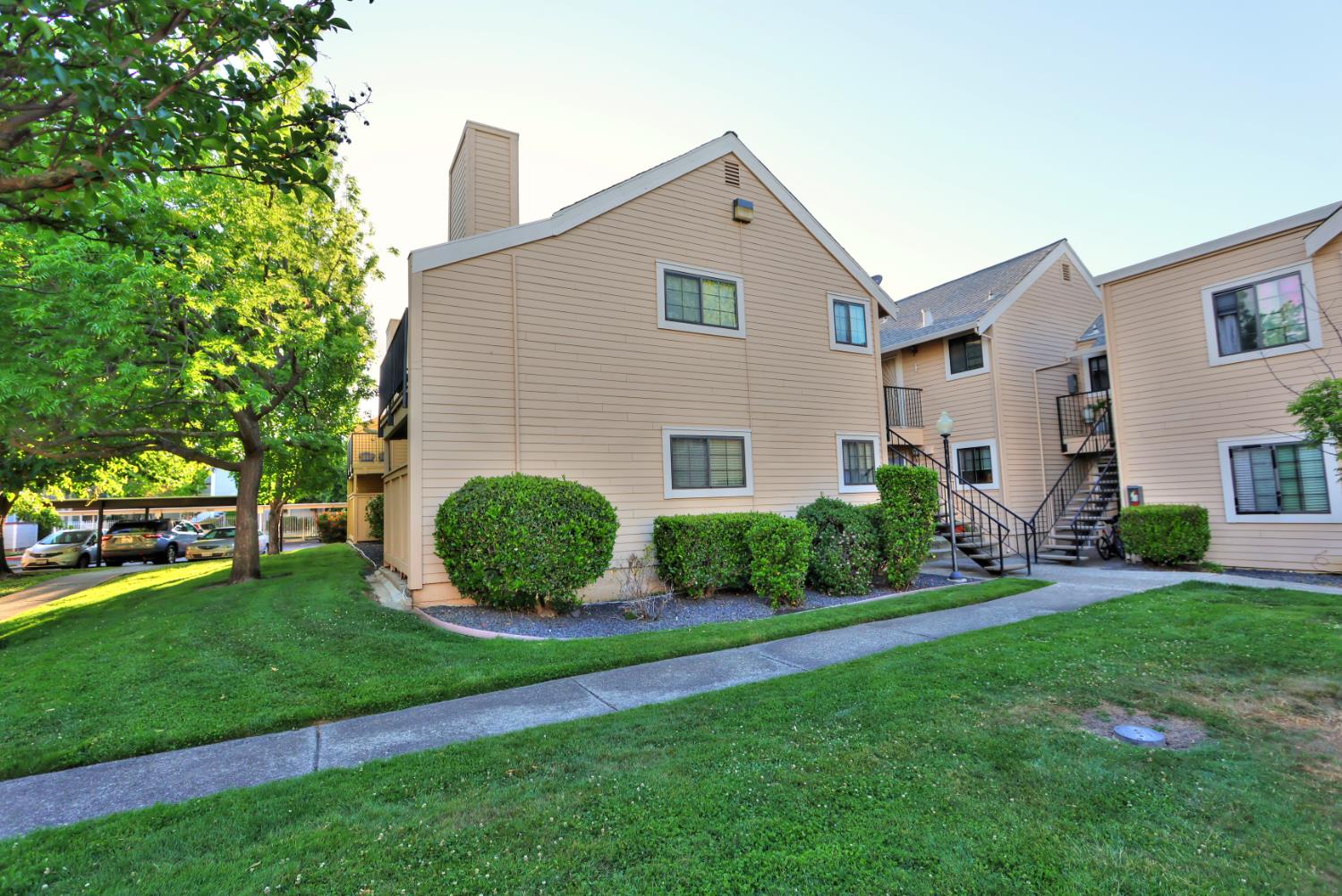 Detail Gallery Image 34 of 36 For 7437 Auburn Oaks Ct #E,  Citrus Heights,  CA 95621 - 2 Beds | 1 Baths