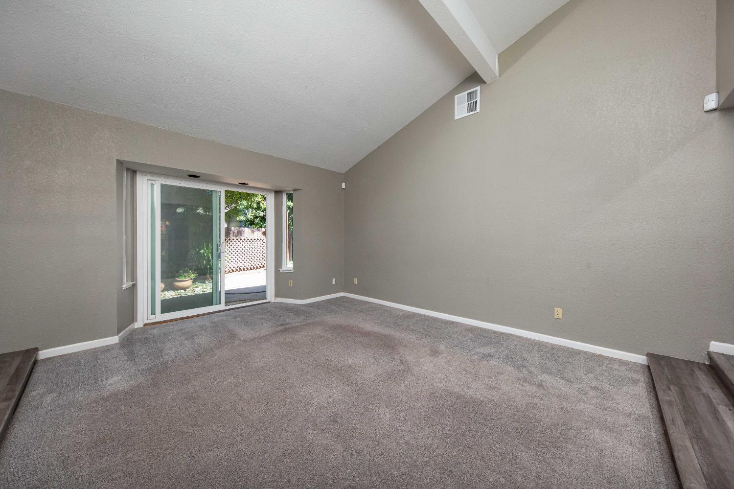Detail Gallery Image 14 of 56 For 9412 Bonanza Dr, Stockton,  CA 95209 - 3 Beds | 2/1 Baths