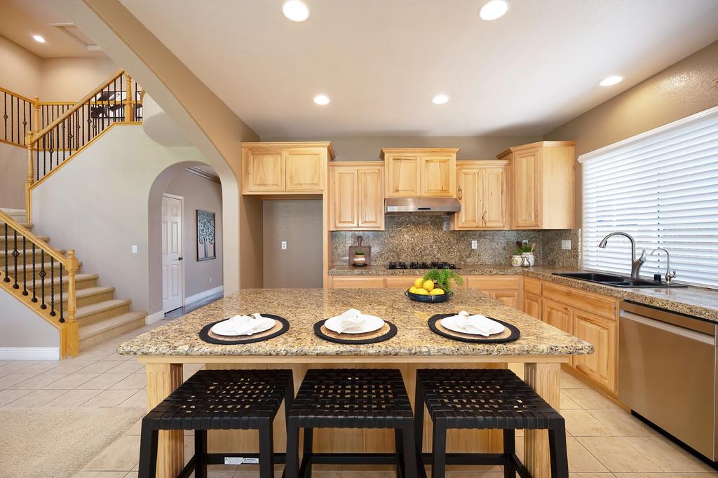 Detail Gallery Image 38 of 78 For 10317 Hite Cir, Elk Grove,  CA 95757 - 5 Beds | 3 Baths