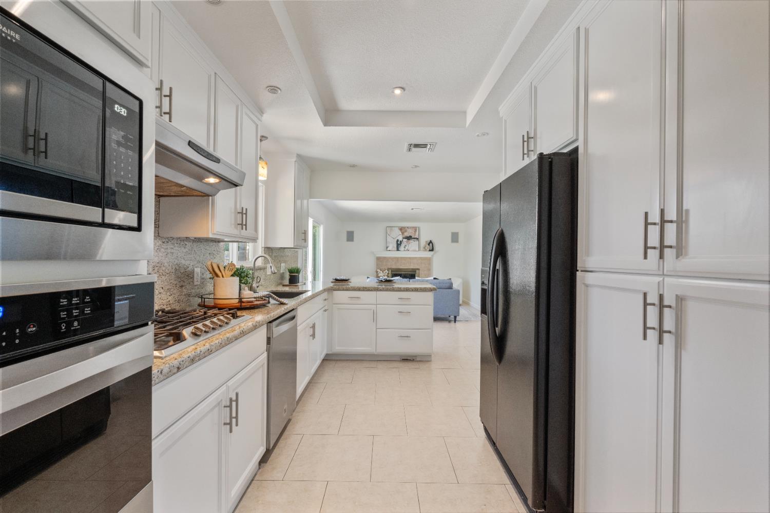 Detail Gallery Image 8 of 27 For 1387 Higton Street, Manteca,  CA 95336 - 3 Beds | 2 Baths