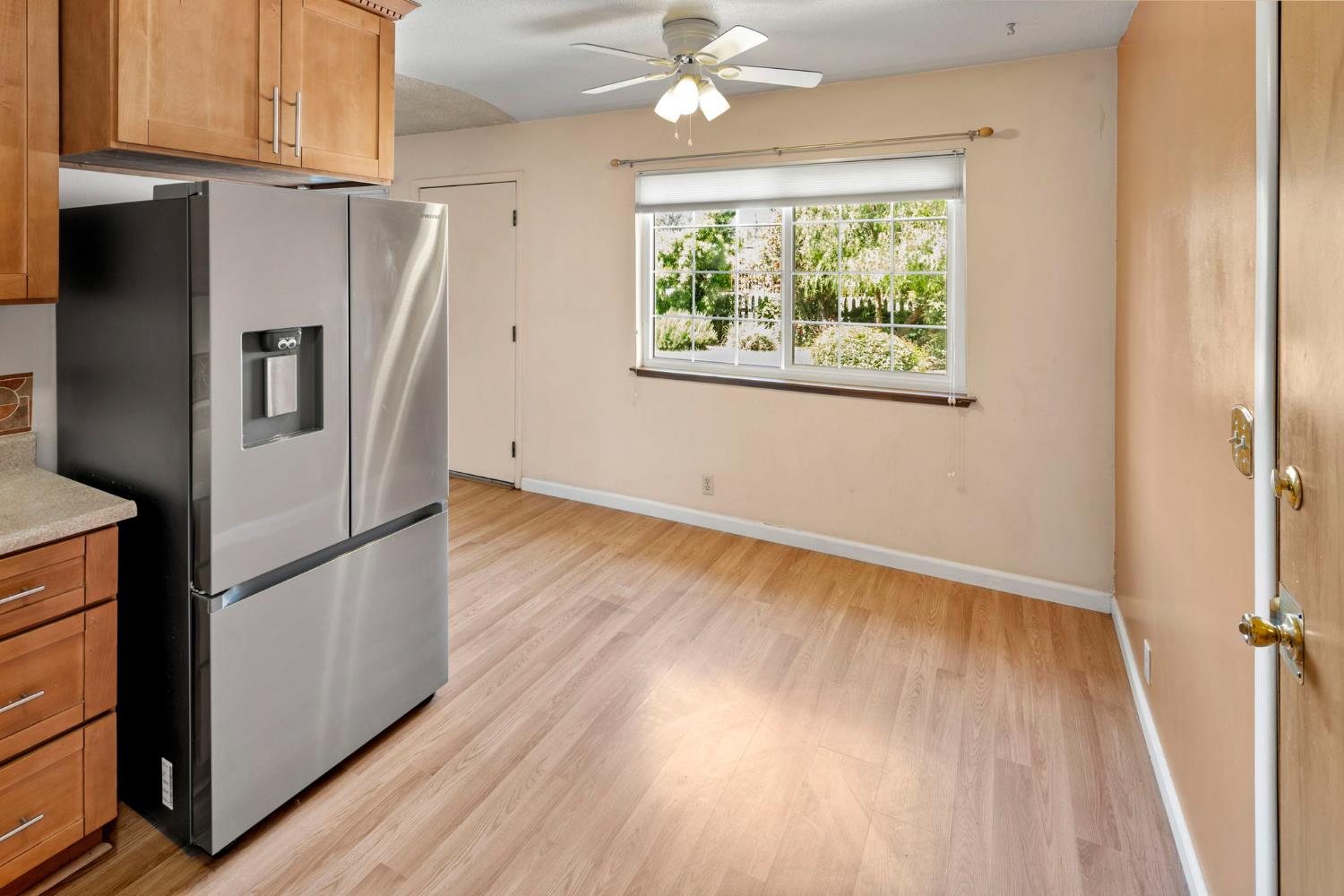 Detail Gallery Image 11 of 34 For 3170 Callecita St, Sacramento,  CA 95815 - 3 Beds | 2 Baths