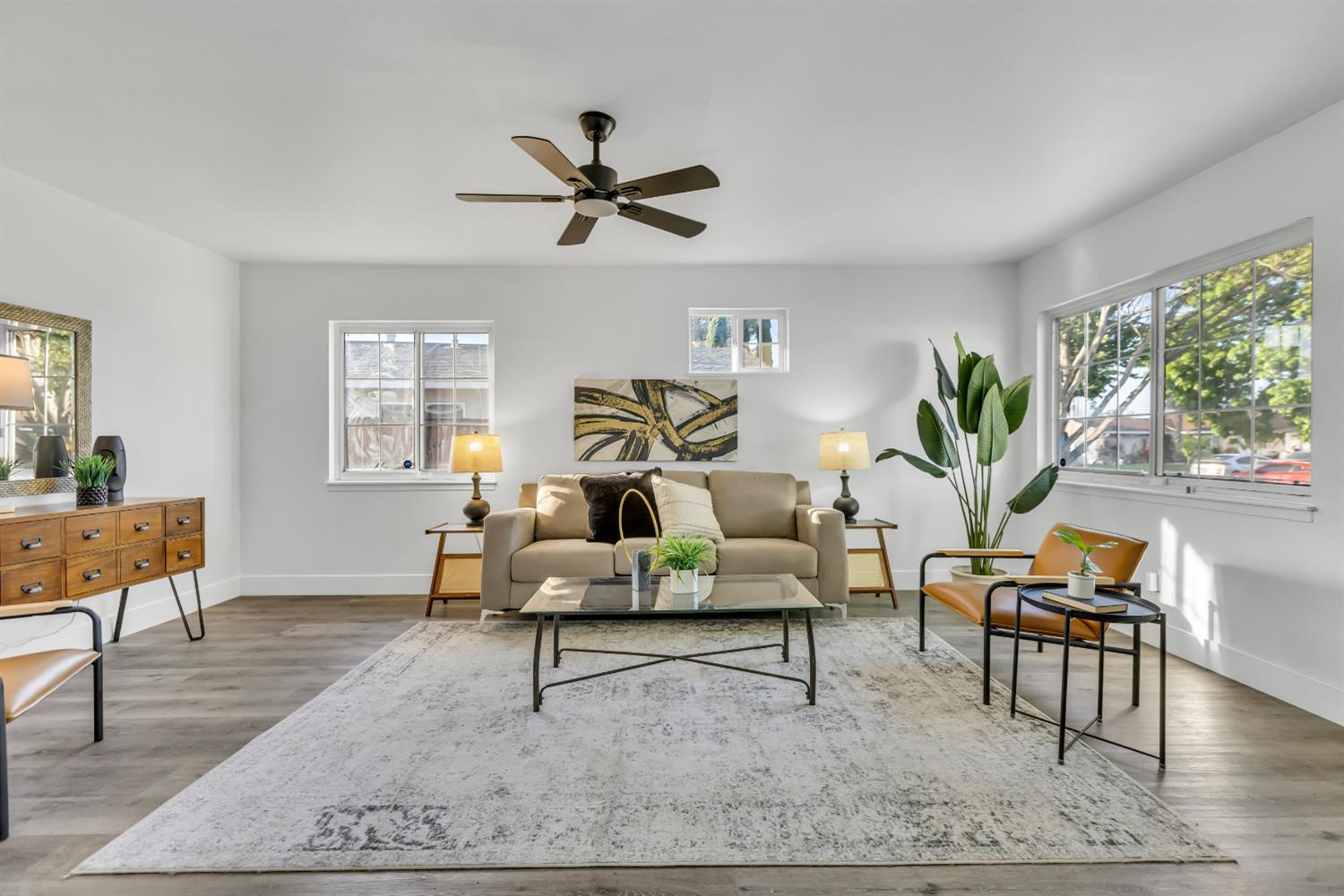 Detail Gallery Image 7 of 42 For 7682 Detroit Blvd, Sacramento,  CA 95832 - 4 Beds | 2 Baths