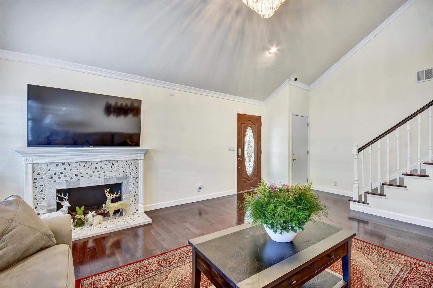 Detail Gallery Image 11 of 27 For 4237 Kingspark Dr, San Jose,  CA 95136 - 5 Beds | 3 Baths