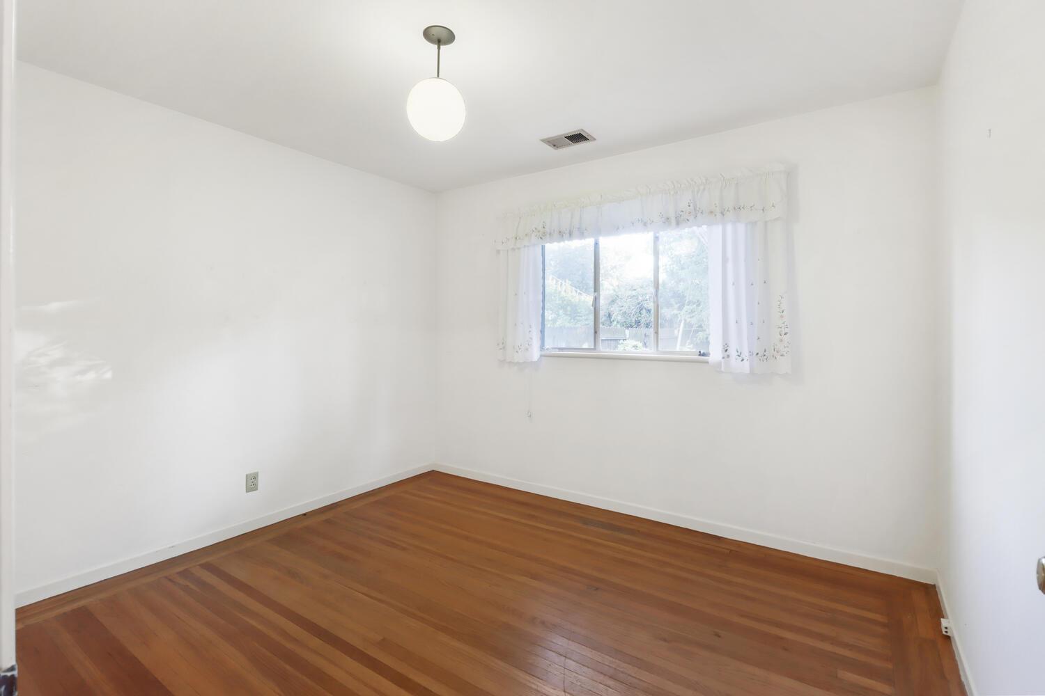 Detail Gallery Image 26 of 36 For 601 J St, Davis,  CA 95616 - 3 Beds | 2 Baths