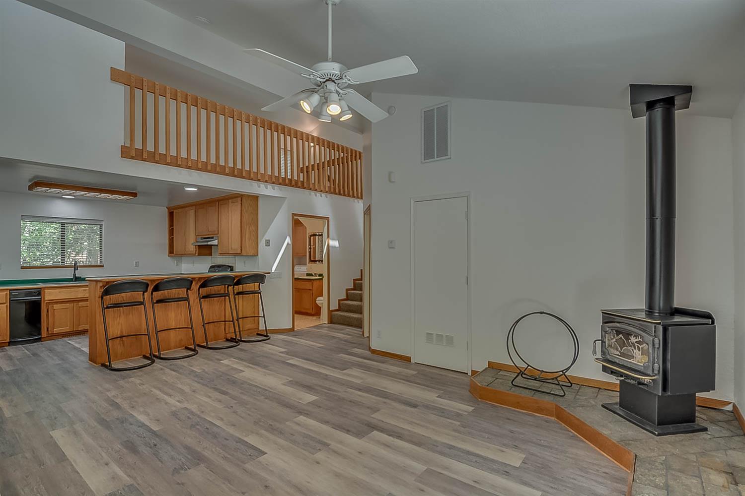 Detail Gallery Image 9 of 45 For 16815 Alpine Dr, Pioneer,  CA 95666 - 2 Beds | 2 Baths