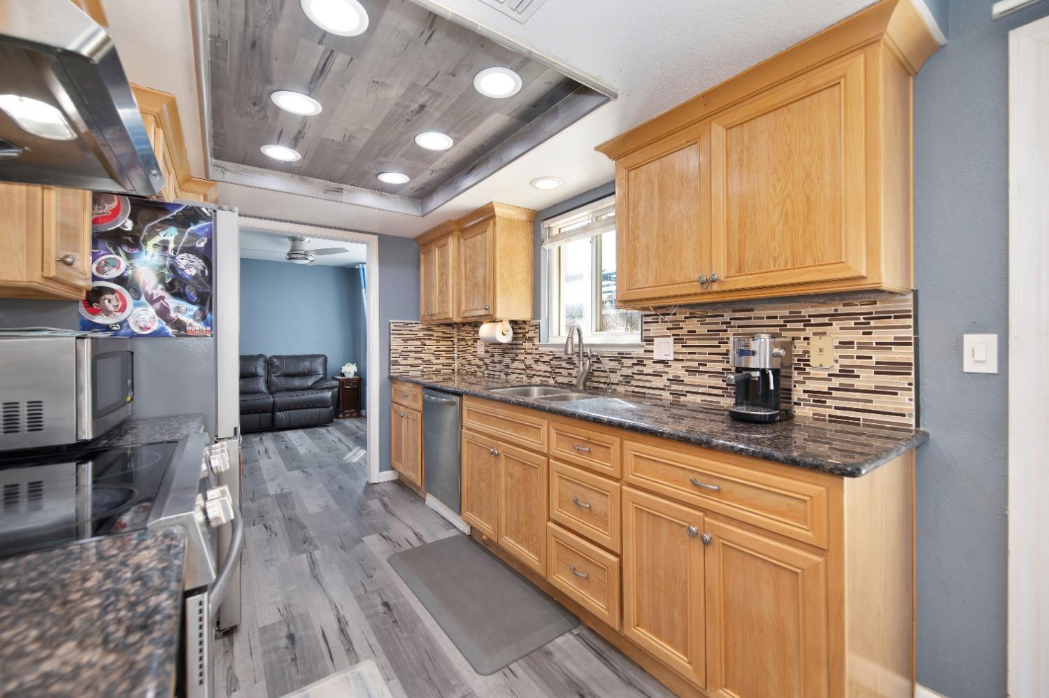 Detail Gallery Image 16 of 42 For 8924 La Margarita Way, Sacramento,  CA 95828 - 4 Beds | 2/1 Baths
