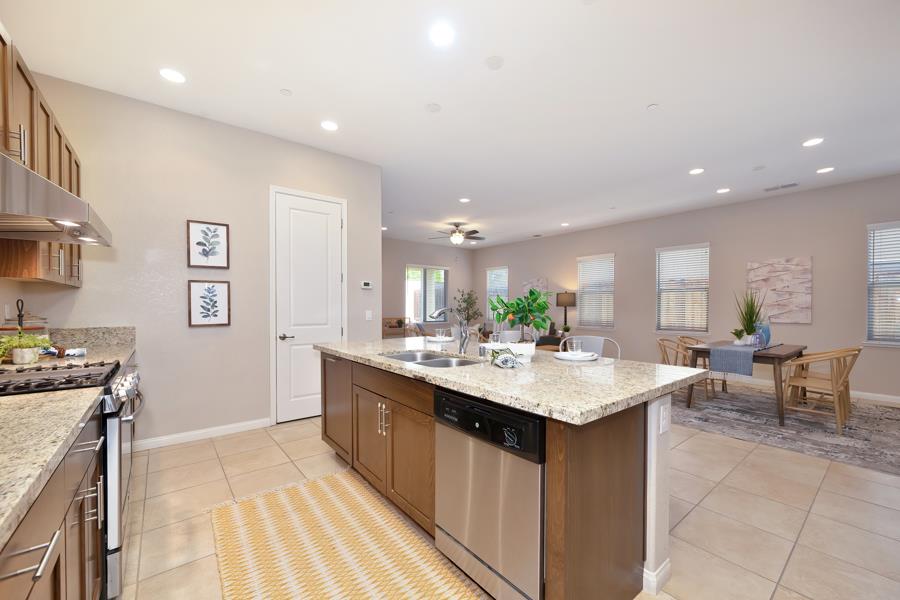Detail Gallery Image 21 of 53 For 5416 Cannes Ct, Fair Oaks,  CA 95628 - 3 Beds | 2/1 Baths