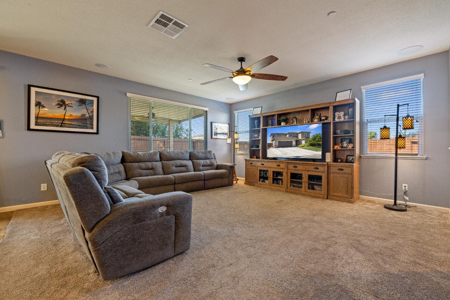 Detail Gallery Image 11 of 41 For 680 Sawtooth Ct, Manteca,  CA 95337 - 4 Beds | 3/1 Baths