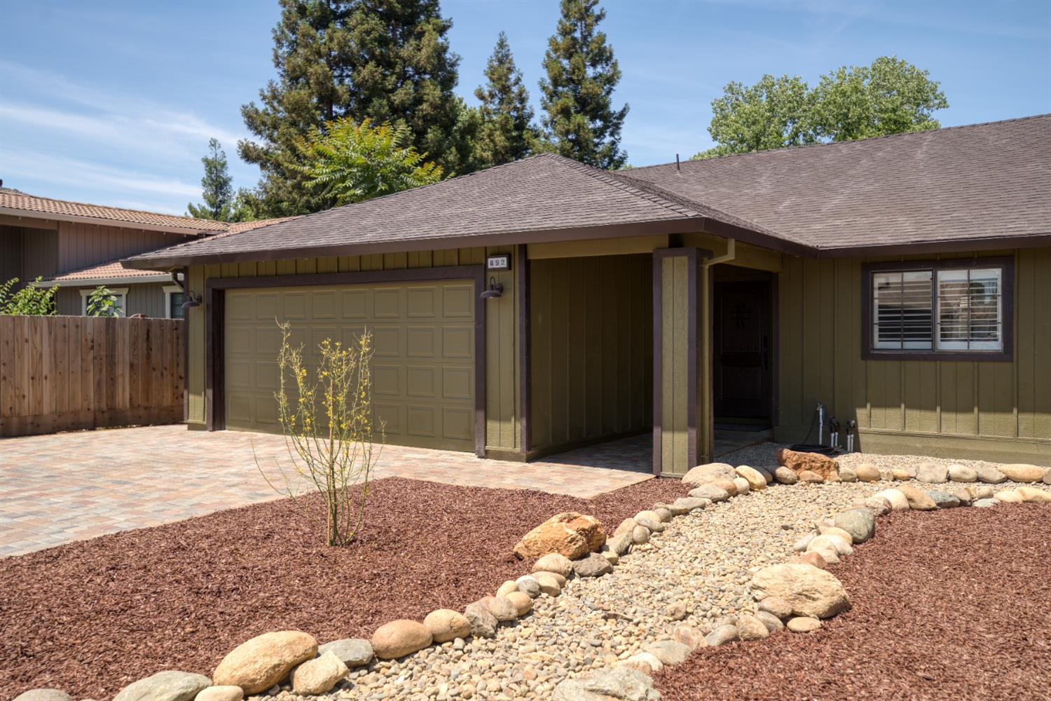 Detail Gallery Image 2 of 36 For 892 River Bluff Dr, Oakdale,  CA 95361 - 3 Beds | 2 Baths