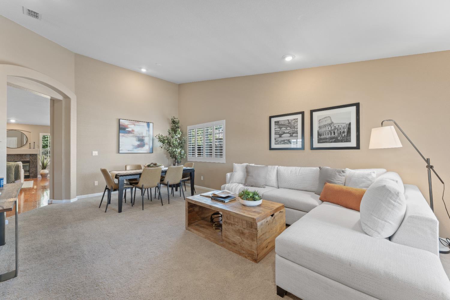 Detail Gallery Image 2 of 44 For 1014 Thompson Cir, Folsom,  CA 95630 - 4 Beds | 2 Baths
