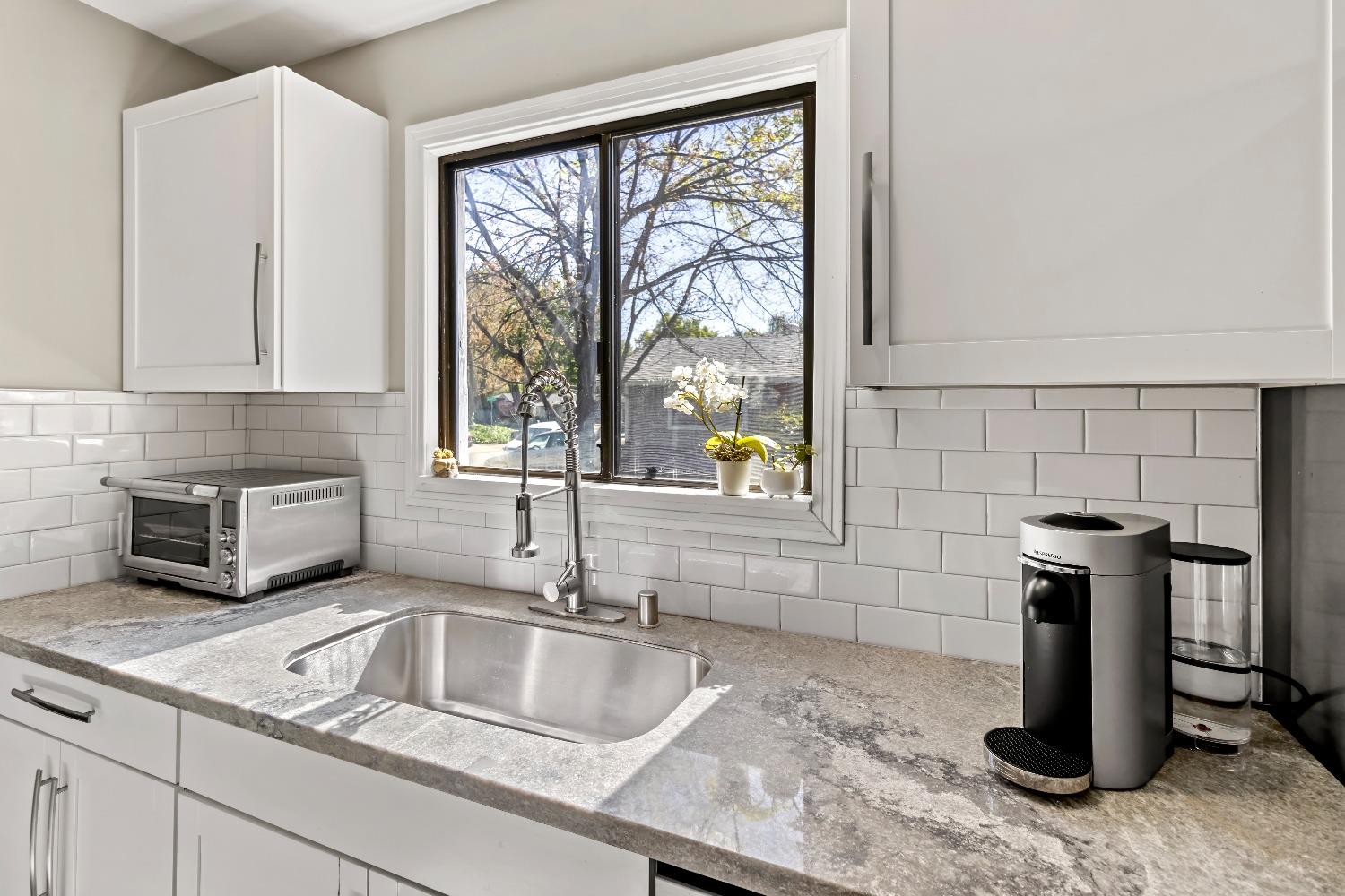Detail Gallery Image 14 of 25 For 1142 Sherburn Ave, Sacramento,  CA 95822 - 3 Beds | 1 Baths