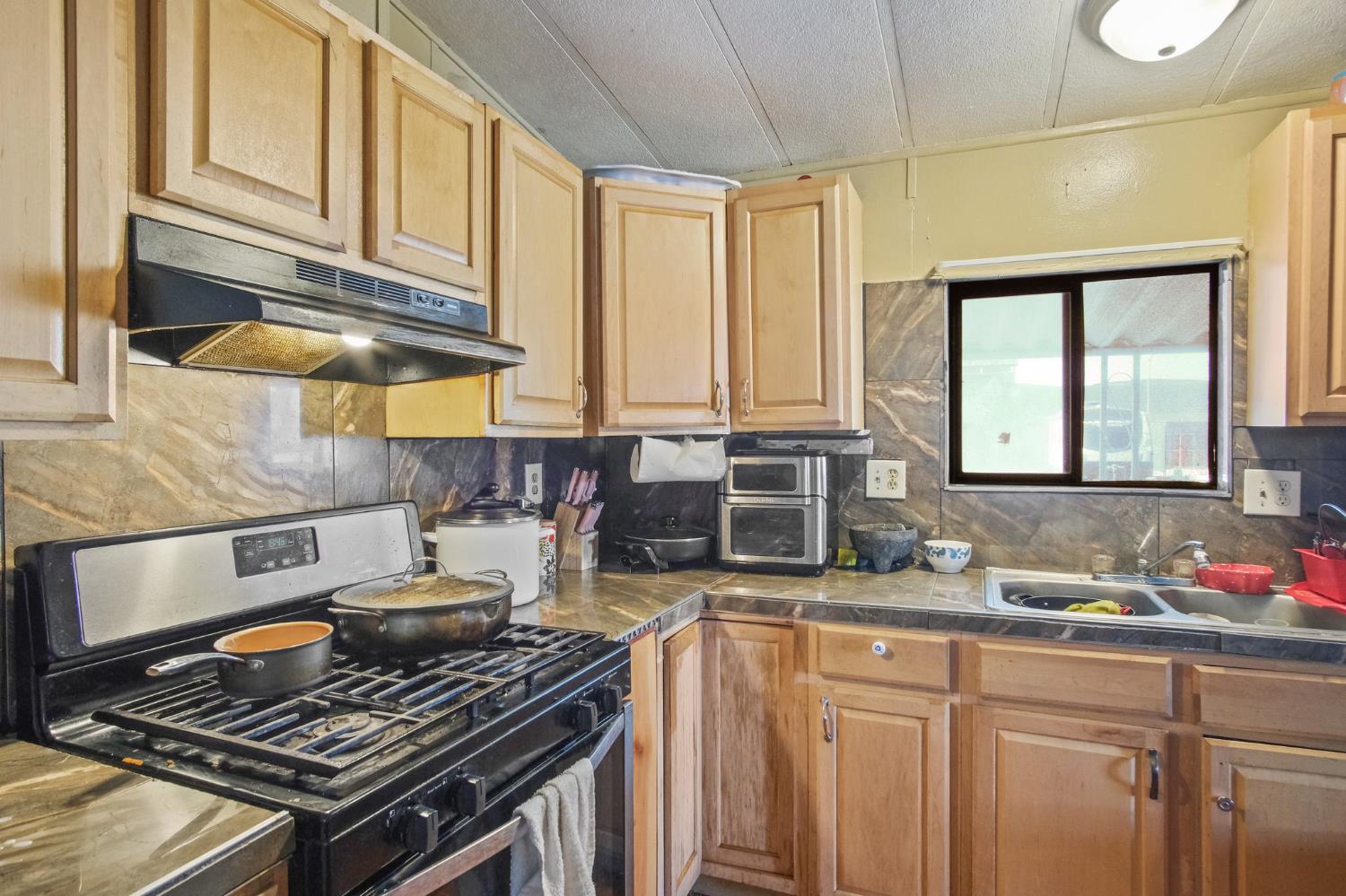 Detail Gallery Image 8 of 20 For 3939 Central Ave 60, Ceres,  CA 95307 - 3 Beds | 2 Baths
