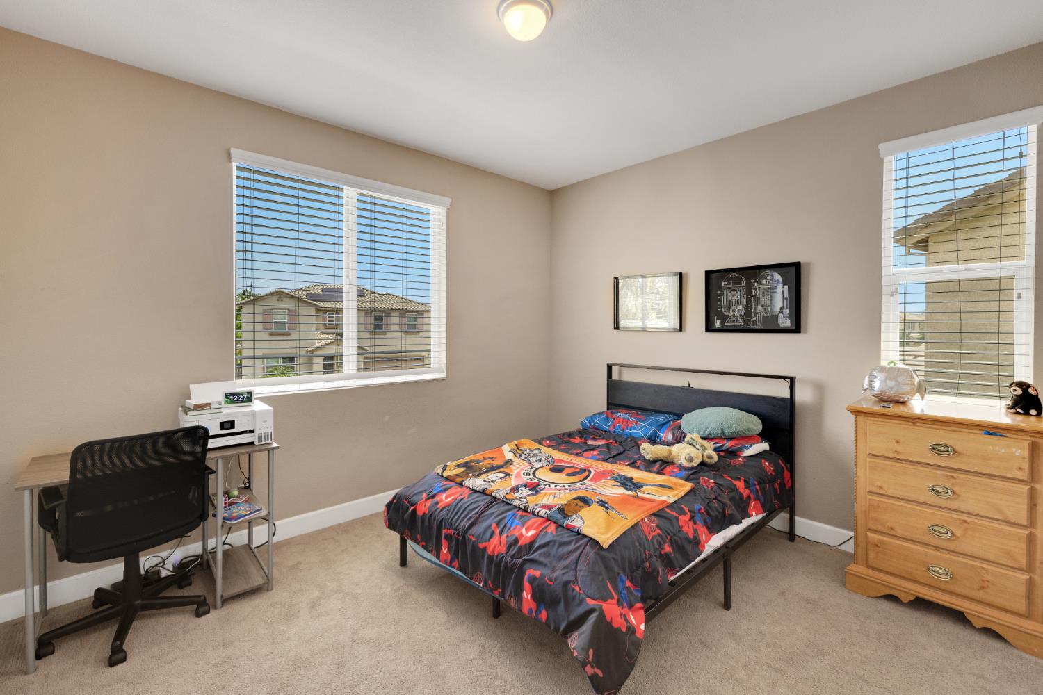 Detail Gallery Image 34 of 43 For 10424 Fossil Way, Elk Grove,  CA 95757 - 4 Beds | 3/1 Baths