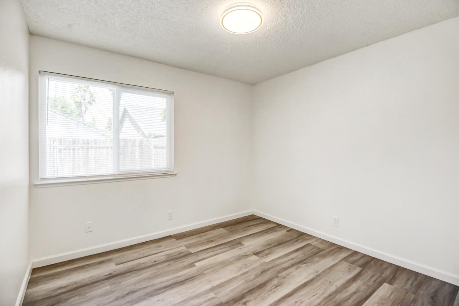Detail Gallery Image 37 of 48 For 2301 Walnut Grove Way, Rancho Cordova,  CA 95670 - 3 Beds | 2 Baths