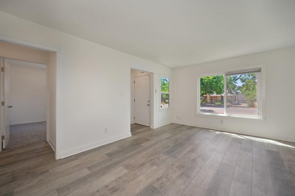 Detail Gallery Image 7 of 28 For 1167 Sonoma Ave, Sacramento,  CA 95815 - 2 Beds | 1 Baths