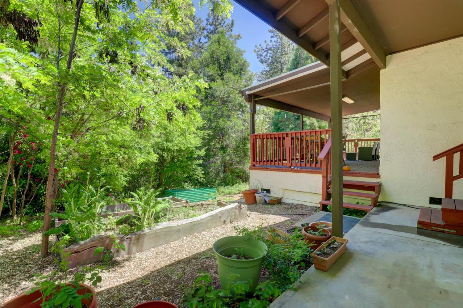 Detail Gallery Image 23 of 33 For 360 Rhode Island St, Grass Valley,  CA 95945 - 3 Beds | 2 Baths